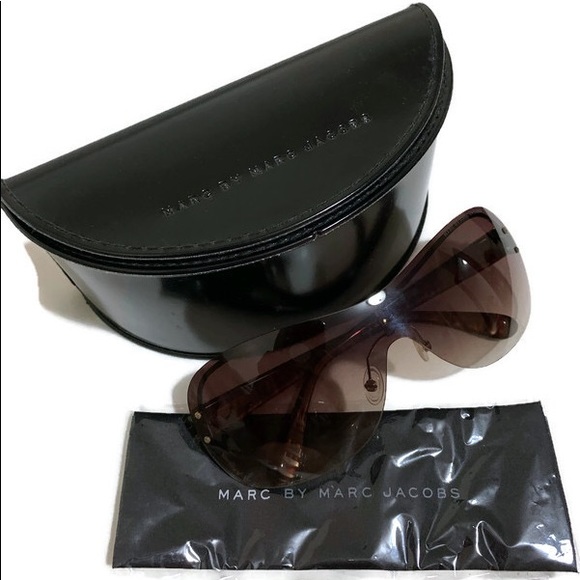 Marc Jacobs Women’s Oversized Shield Aviators